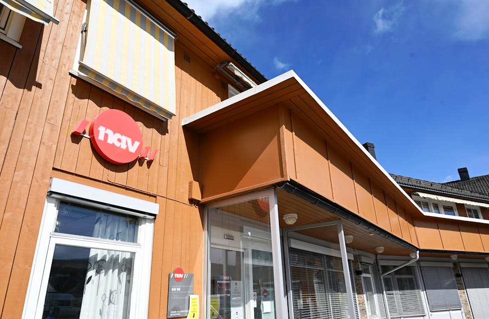 NAV MIDT-TELEMARK: NAV har sitt hovudkontor for Midt-Telemark her i Stasjonsvegen i Bø. Arkivfoto.