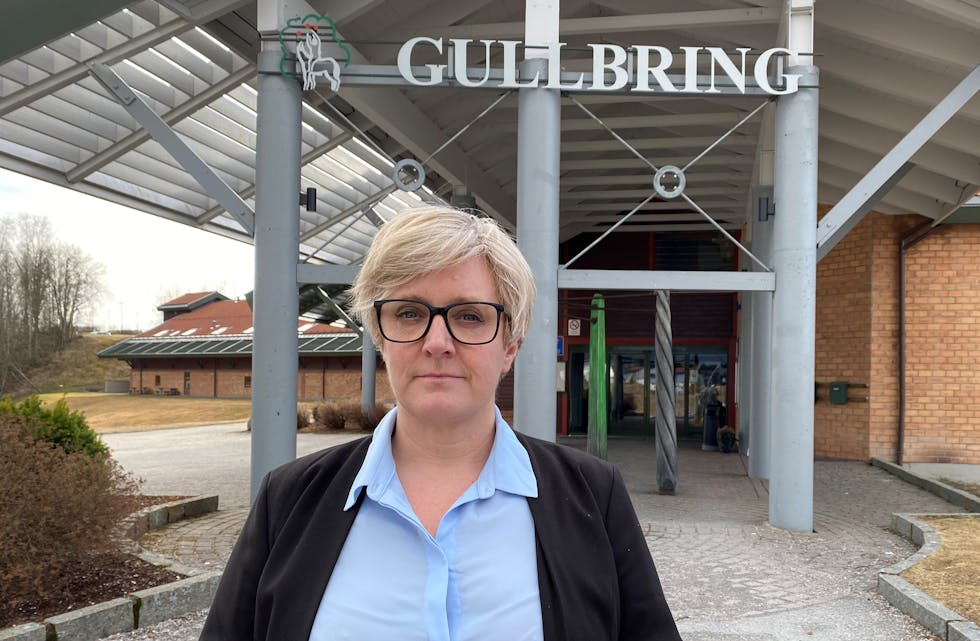 STENGER: Dagleg leiar i Gullbring kulturanlegg, Trine Brox, opplyser at huset frå i kveld blir stengt og all aktivitet avlyst inntil vidare. Foto: Privat