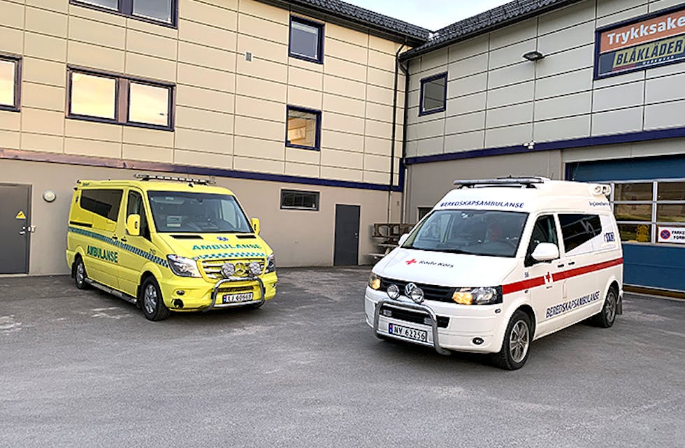 LÅNAR BORT BIL. Bø og Sauherad Røde Kors Hjelpkorps har lånt bort beredskapsambulansen til sjukehuset i Skien.