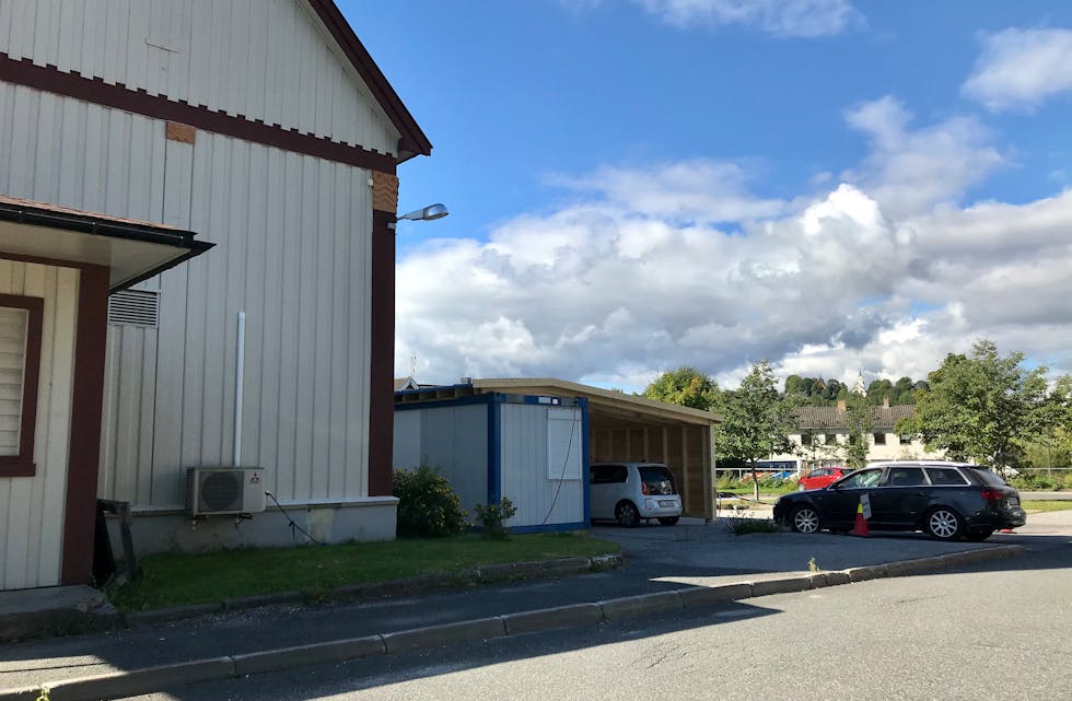 ALL TESTING I BØ. Drive-in-testing ved Bø frivilligsentral fungerer bra. Alle i kommunen skal nå teste seg her.