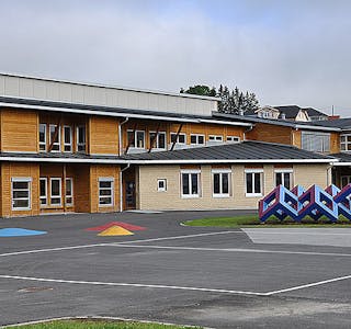 I KARANTENE. Fleire klasser ved Bø skule er sett i karantene fredag 25. september.