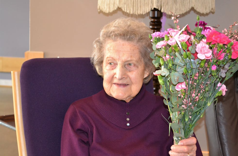 SPREK: Kjersti Kaasa er truleg den eldste i Bø med sine 101 år. Ho vaskar framleis kleda sine sjølv.