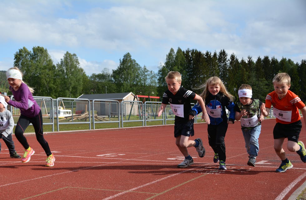 STØTTE TIL AKTIVITET. Skarphedin IL er den største mottakaren av grasrotmidlar i Midt-Telemark kommune. Biletet er frå barneløpet i idrettslaget sin løpskarusell i juni 2015.