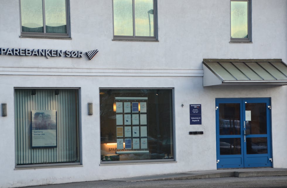 Bank i Bøgata: Bankane i regionen har hatt ein svært stor jobb med å skaffe tilfredsstillande legitimasjon på sine kundar.