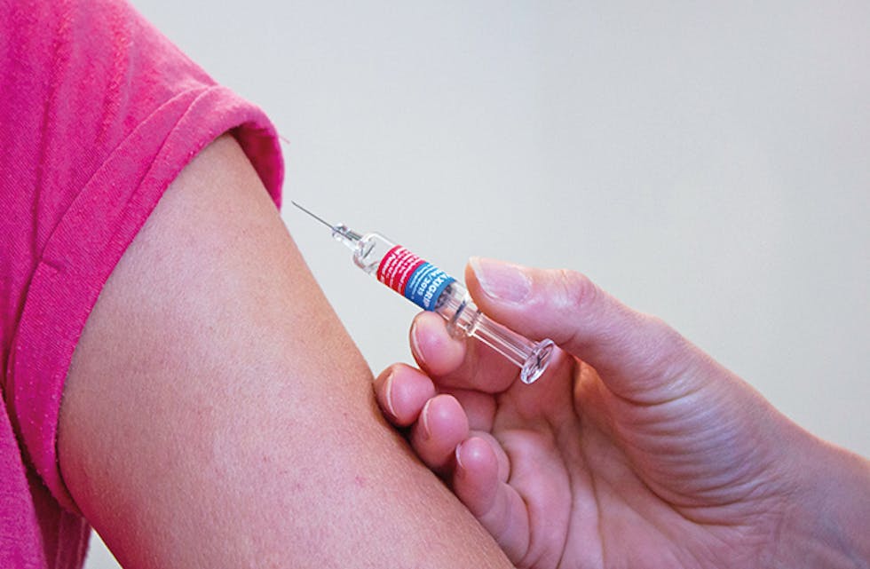 Vaksine vaksinering sprøyteVAKSINE TIL BARN. Midt-Telemark kommune tilbyr nå å vaksinere barn.