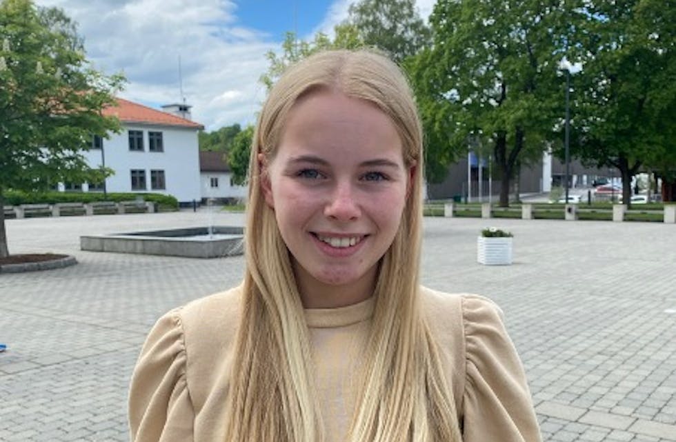 ENQUETE: Ida Manheim (17) er ein av dei spurte i Bø blads enquete om symjing.