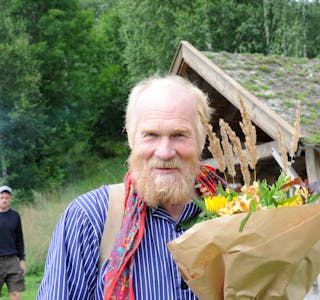 HØGTHENGANDE PRIS: Mangeårig forelesar i friluftsliv ved USN, Bjørn "Nalle" Tordsson, blei svært overraska da han fekk utdelt den nasjonale friluftslivprisen. 