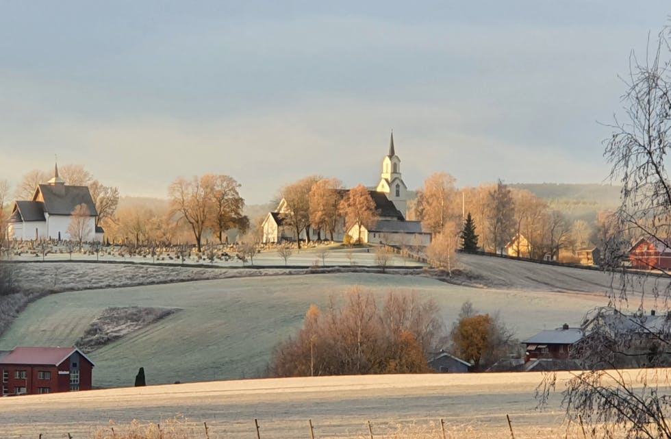 
FROST I NOVEMBER: Ein fredagsmorgon i november såg utsikta slik ut frå Bø vidaregåande skule mot Bøhaugen.

Bø kyrkje 
november 
frost
vinter