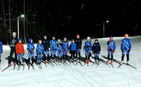 SKARPHEDIN LANGRENN: Ein god gjeng deltok på siste torsdagstrening på Nordbø skianlegg, trass i mykje fråvær på grunn av sjukdom. Torsdagar er det løparar frå ni år og eldre som trener.