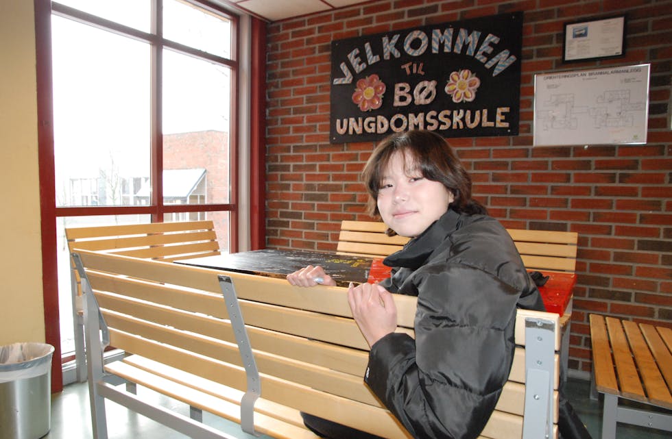 ENGASJERT: Jasmin Kusainova er med i elevrådet, i AUF, ungdomsrådet i Midt-Telemark og no også i URO: