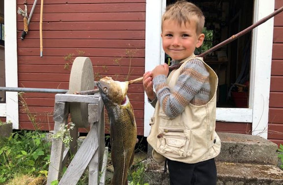 UNG TORSKEFISKAR: Drøymer du om slik fangst som denne unge fiskaren har fått? NJFF gjev deg gode råd.