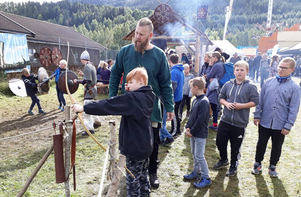 VIKINGKULTUR: Anders Kvåle Rue tek til motmæle mot kritikken som har kome mot vikinggruppa Olavs menn.