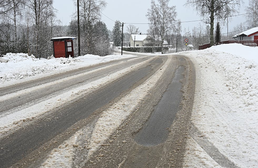 MANGE KLAGER: Det skal ha kome mange klager på fylkesveg 359 mellom Bø, Lunde og Ulefoss i vinter.