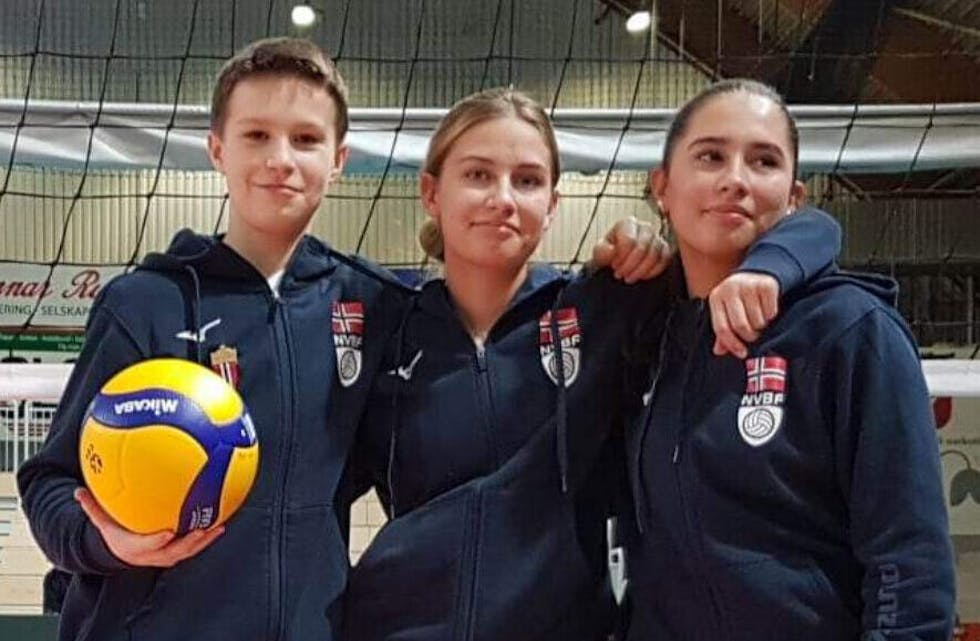 UNGDOMMAR FRÅ SKARPHEDIN I NM: Emil (14) (t.v.), Veronika (14)  og Amerina (15) spelte i NM sist helg. 