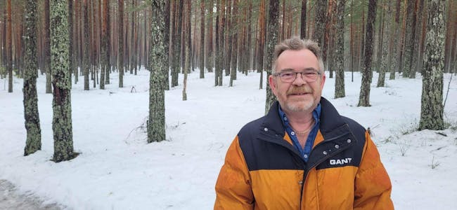 VIL INVESTERE 25 MILLIONAR: I dette skogsområdet vil selskapet Solparken Bø ved ingemar Bråten satse mange pengar. Bilde frå da prosjektet blei gjort kjend i mars 2023.