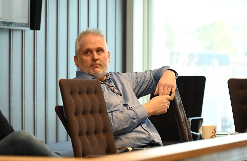 LITT MINDRE MEIRFORBRUK: Assisterande kommunedirektør Øystein Tveit la fram status for kommunebudsjettet i formannskapet måndag. Tala var raude.
