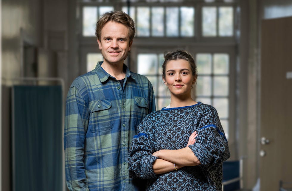 NEDLAGT SJUKEHUS: Erik Solbakken og Annika Momrak skal skremme vettet av kjendisar i eit heilt nytt program på NRK til hausten.