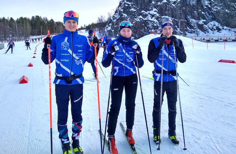 KONKURRERTE I ALTA. Emre Evju (f.v.), Astrid Horgen og Sondre Harstad Rinde deltok i junior-NM på Kaiskuru skistadion i Alta sist helg.
