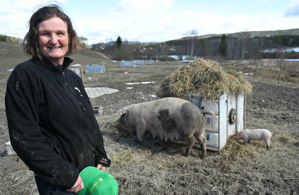 KLIMATILTAK: Grisebonde Astrid Staurheim og leiar i Bø bondelag, oppmodar fleire lokale bønder å ta i bruk klimakalkulator og rådgjeving for å redusere utslepp.