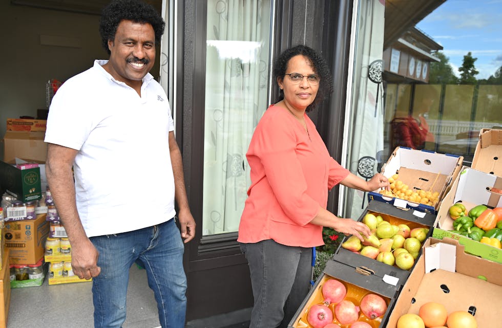 PÅ FLYTTEFOT: Helen Afeweki og Berhane Beyene flyttar butikken sin.

Bø Asiamat
NAV-bygget
eksotisk