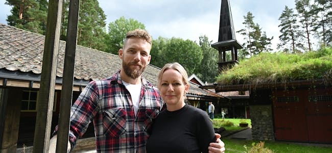 STORE PLANAR: Thomas og Åse Marit Hellekås har store planar for plassen dei nå har kjøpt.