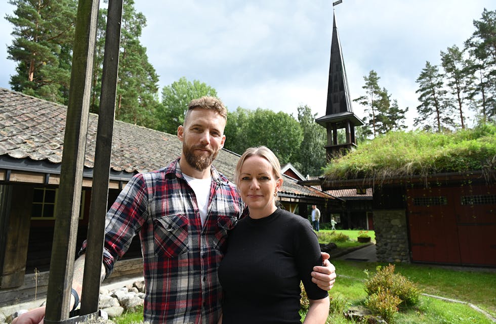 STORE PLANAR: Thomas og Åse Marit Hellekås har store planar for plassen dei nå har kjøpt.