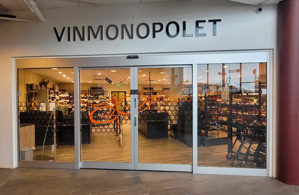 SKAL BLI STØRRE: Vinmonopolet har vakse ut av lokala sine på Sønstebøtunet. 