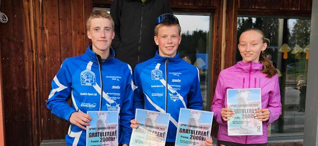VINNARAR: Tre unge løpstalent. F.v. Sondre Harstad Rinde, Tobias Harstad Rinde og Ingvild Horgen.