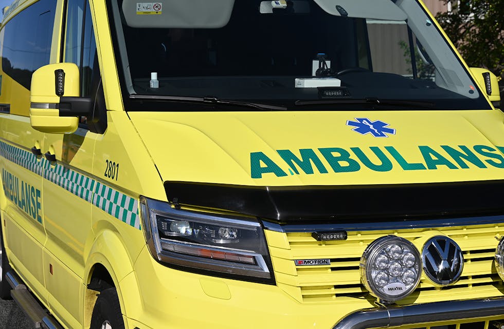 Bilulykke møteulykke to bilar Tjønntveit riksveg 36 Seljordvegen Øvre Bø politi ambulanse brannvesen