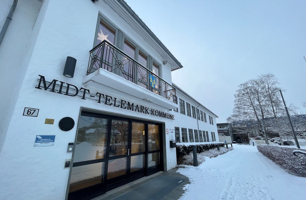 MIDT-TELEMARK KOMMUNE: Kommunehuset ved Bø torg.
Vinter