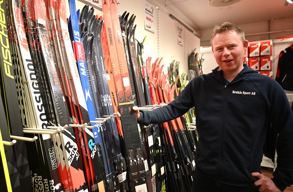 GOD VEKST: Jon Einar Brukås i skiavdelinga.