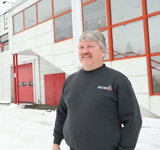 PÅ NYTT: Arne Ingvar Moen held fram med hytter og startar nytt firma.