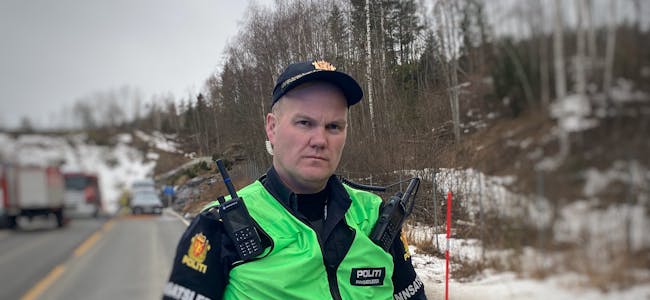 DØDSULYKKE: Innsatsleiar Tor Einar Bakken frå politiet stadfestar at ein person er omkomme i det som ser ut til å vere ein front mot front kollisjon.