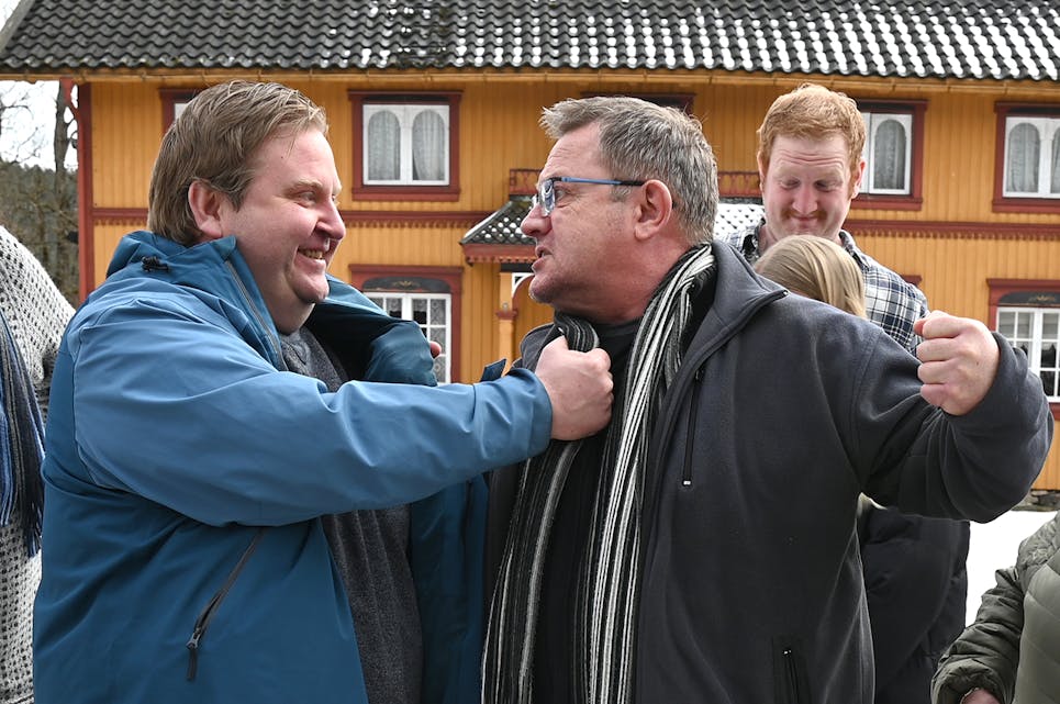 KRANGEL: Per Anders Buen Garnås og Ole Arnfinn Hagen brakar saman på tunet. 